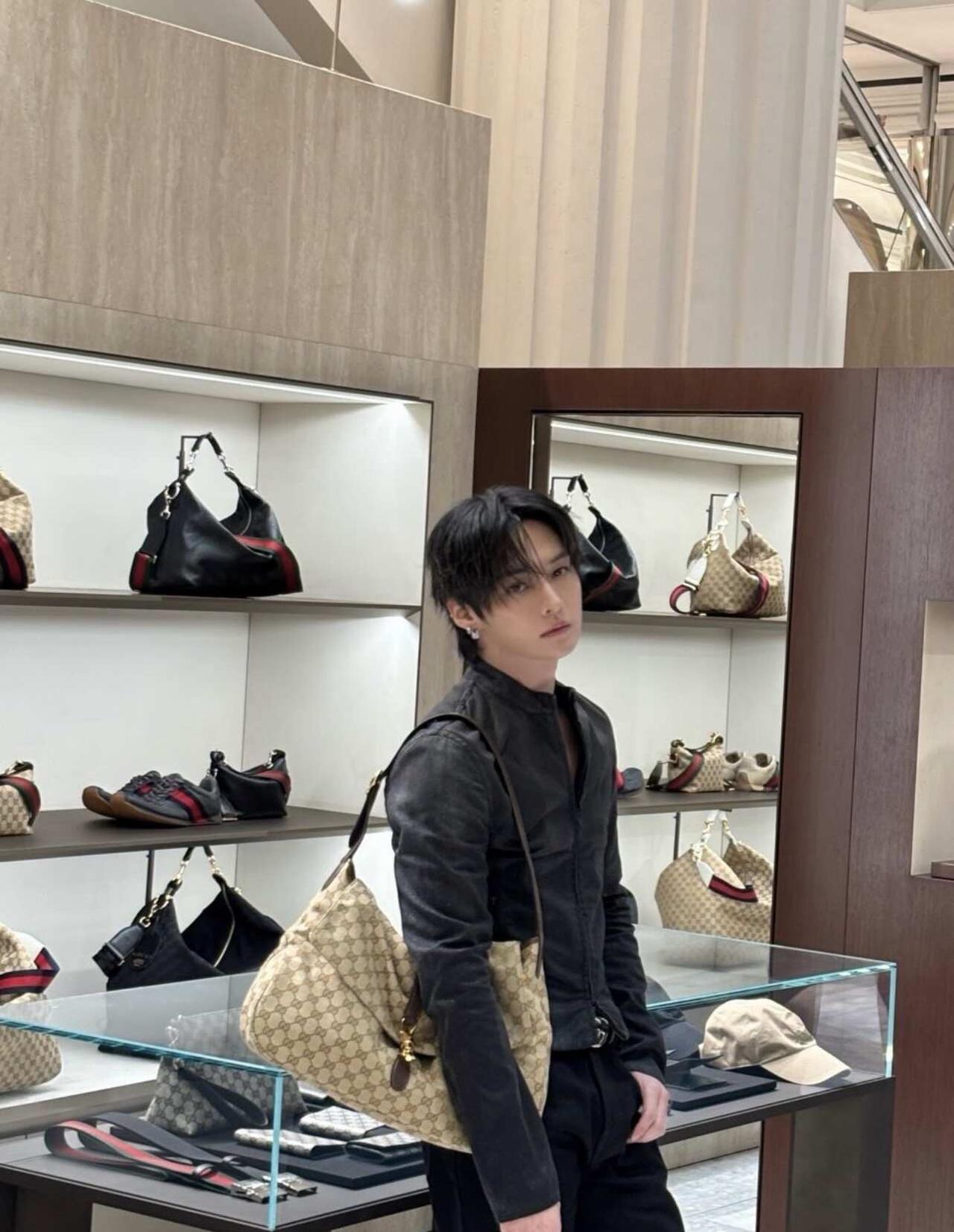 📸糯咪IG更新-GUCCI🐰
帅气糯咪[皱眉][皱眉][皱眉]
strayk