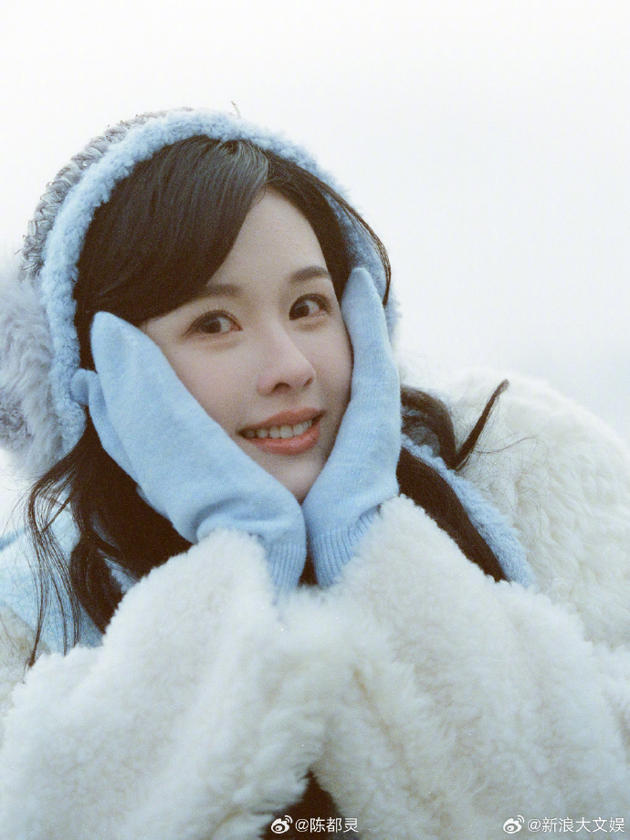 章若楠请陈都灵剧组奶茶 章若楠请陈都灵剧组奶茶，真好！ 