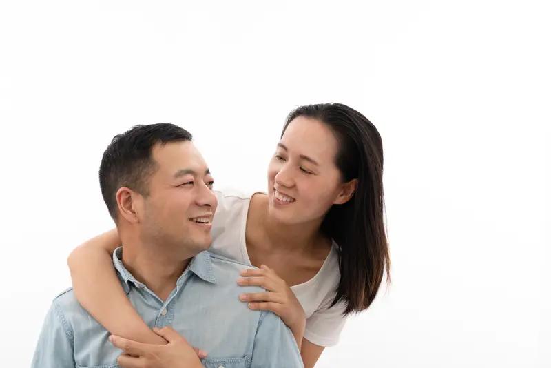 定居济南人到中年才懂，好夫妻贵在互相体谅

中年夫妻过日子，绕不开柴米油盐、老人