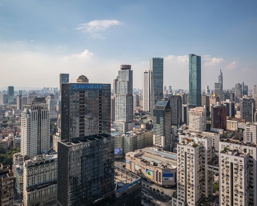 不一定。二手房市场回暖通常说明成交量增加、买卖双方信心改善，短期内可能对房价形成
