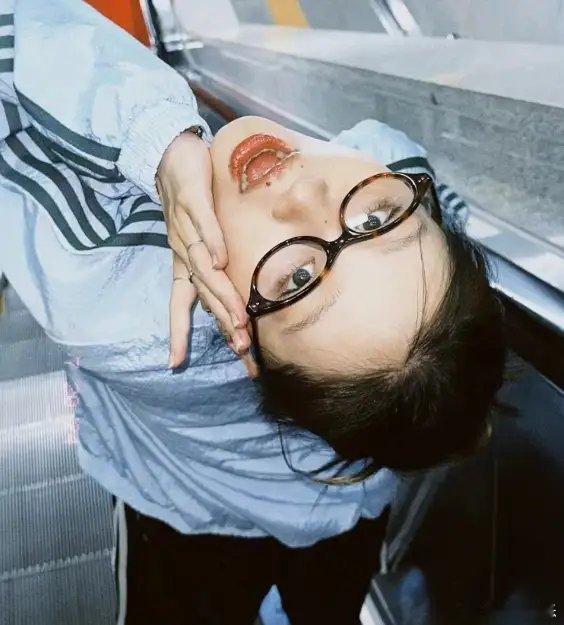 #金靖孕7个月暴走4天#金靖怀孕的状态真的好好哦，而且她都没长胖，光看脸的话，真