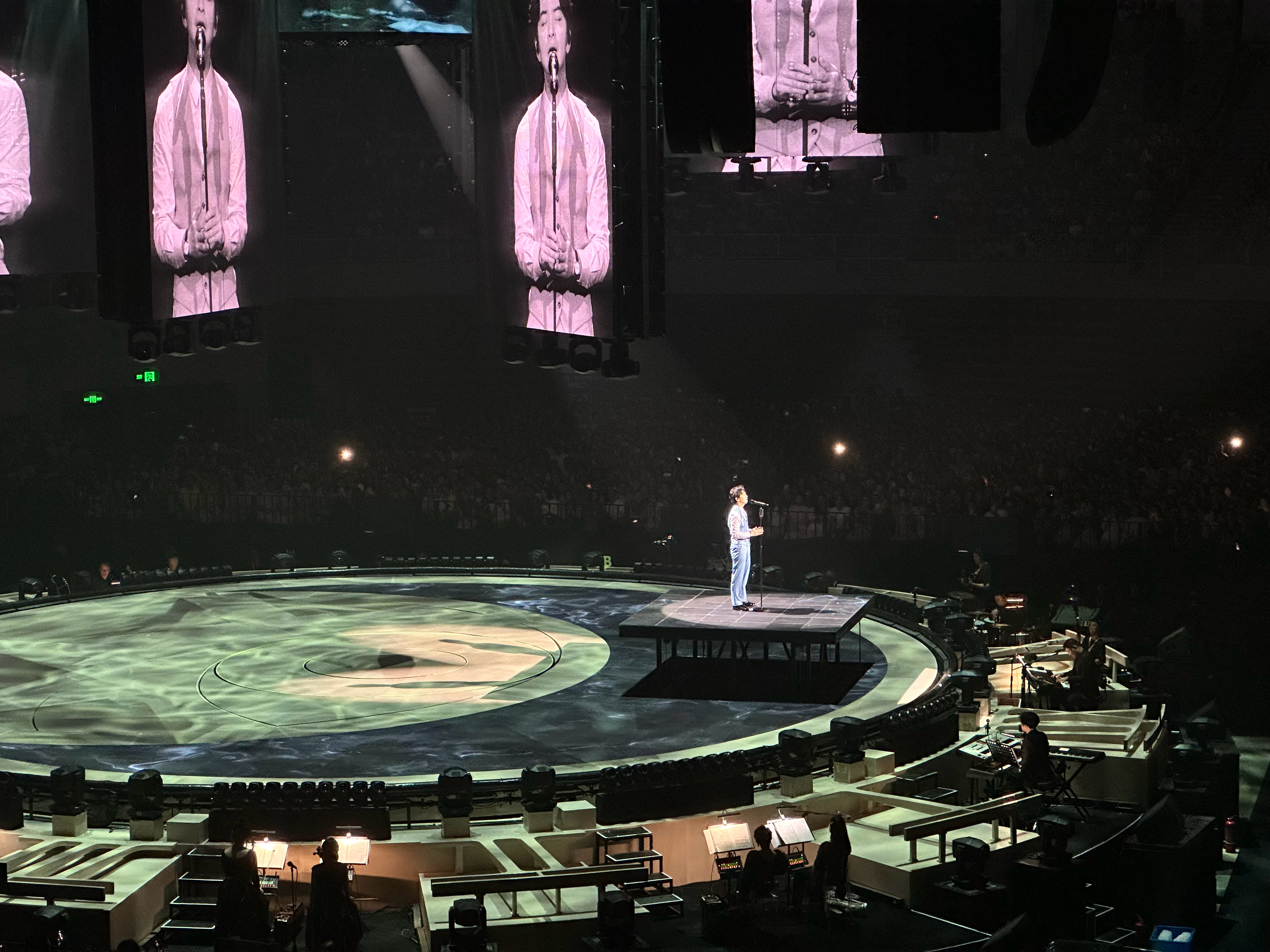 现场比CD还稳，我只能说。李健万物安生时巡回演唱会 苏州·苏州奥林匹克体育中心