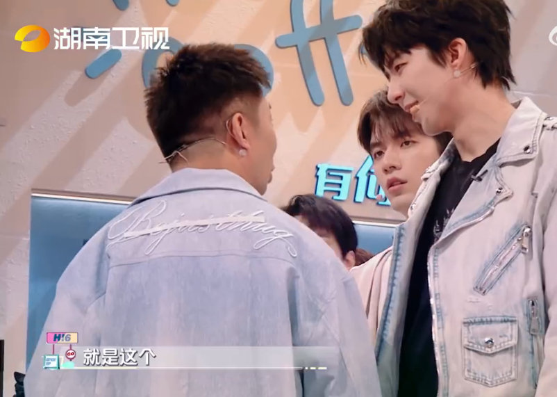 #陈都灵说田嘉瑞油腻# 陈都灵与田嘉瑞猜词玩嗨。田嘉瑞开始被赞，后因片场自恋，让