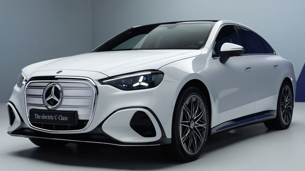 刚发布的全新纯电奔驰C级。我不知道该怎么说了，你们评论区里替我说吧
