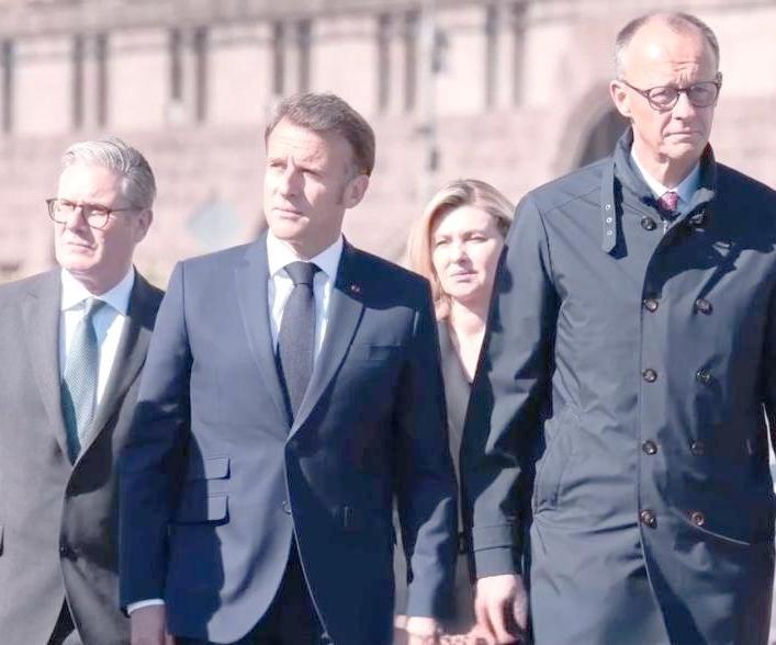 欧洲为什么挺不起脊梁？主要原因是缺少一个众望所归的政治大国和领军人物，法国的马克