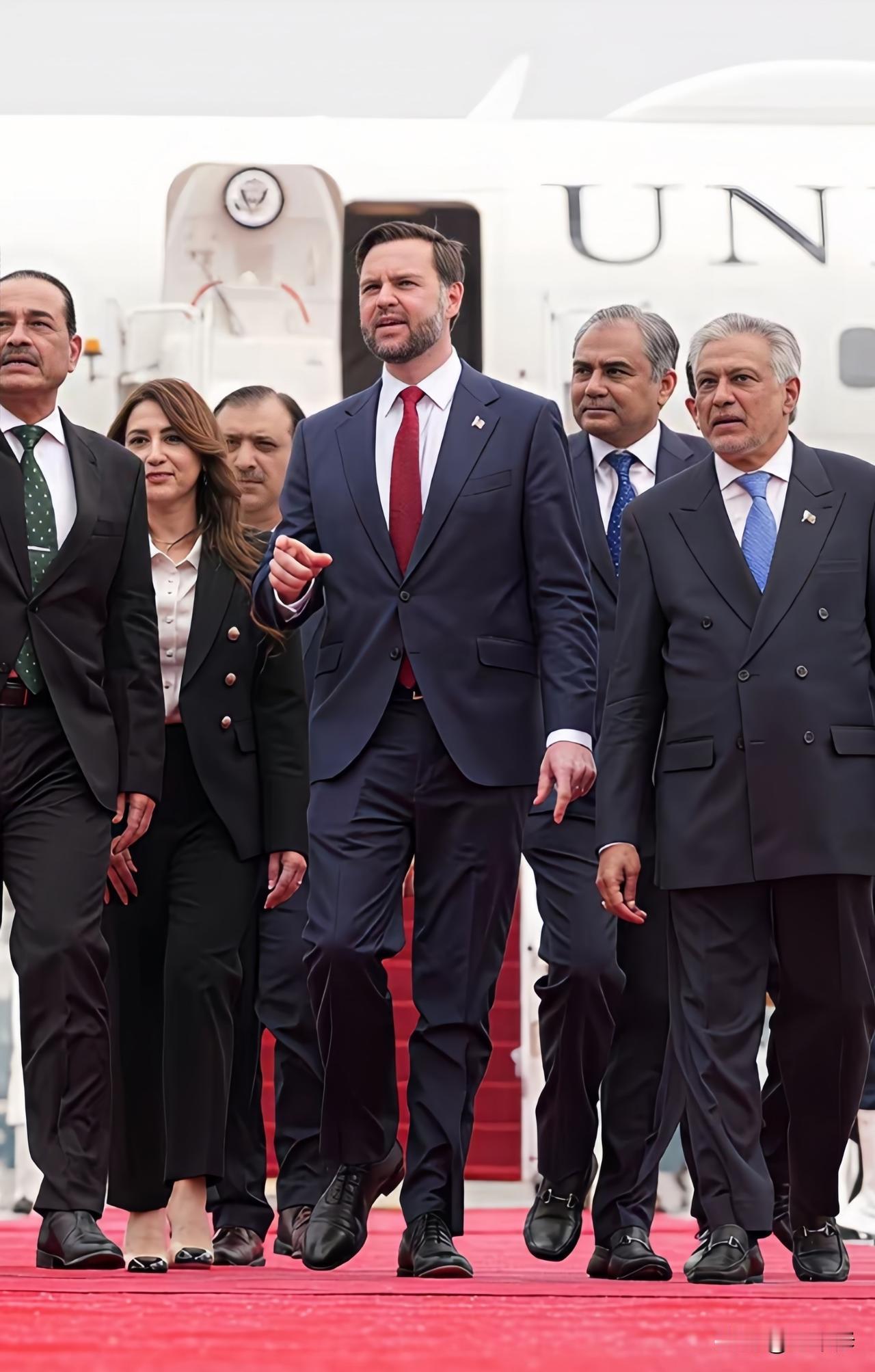 伊朗拒绝第二轮美伊谈判的深层原因∶

1.特朗普放嘴炮不可信，截至4月18日，美