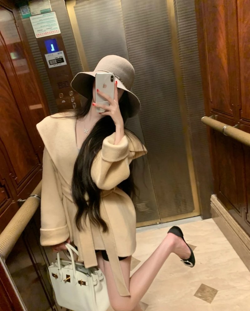 我拼了命的挣钱 努力认真提升自己 绝不是为了遇见两手空空的人 . 