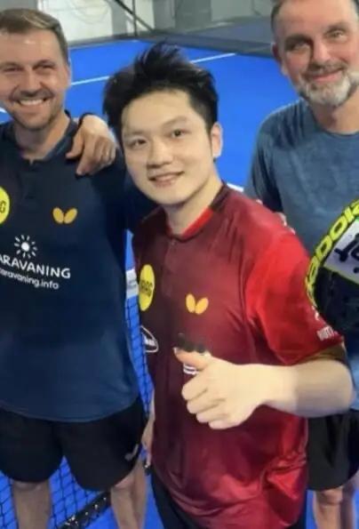 我始终都欣赏樊振东的球技，打成什么样都与众不同

他打什么都会很认真的，樊振东是