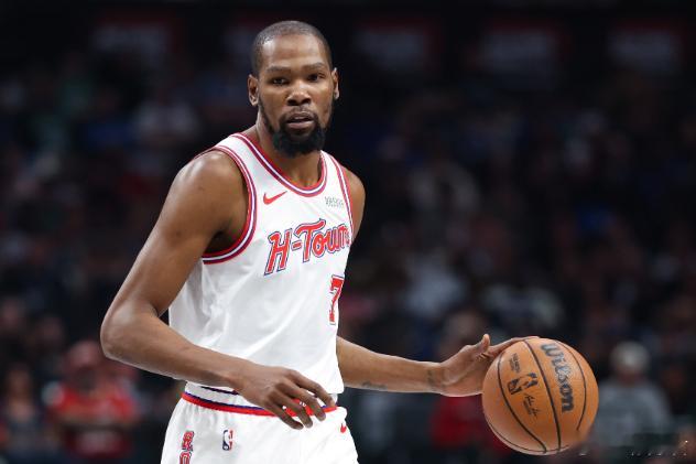 1月4日讯 火箭客场104-110不敌独行侠，赛后，火箭球星杜兰特接受媒体采访。