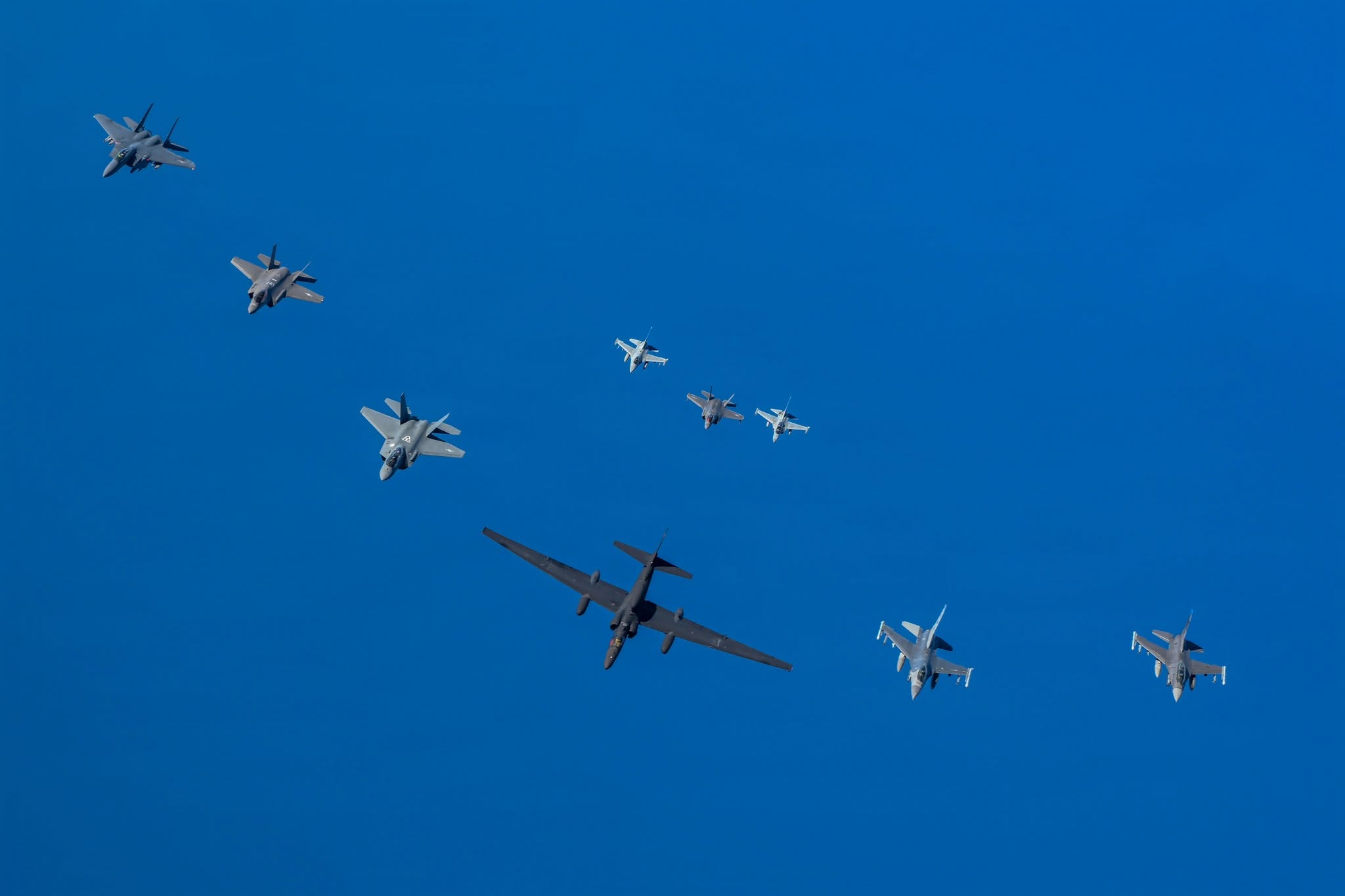 U-2、F-15/16/35、KF-21和T-50编队​​​