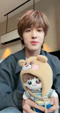 张泽禹突袭直播  本来没抱太大期待，结果被张泽禹的突袭直播惊艳到，自然又有活力，