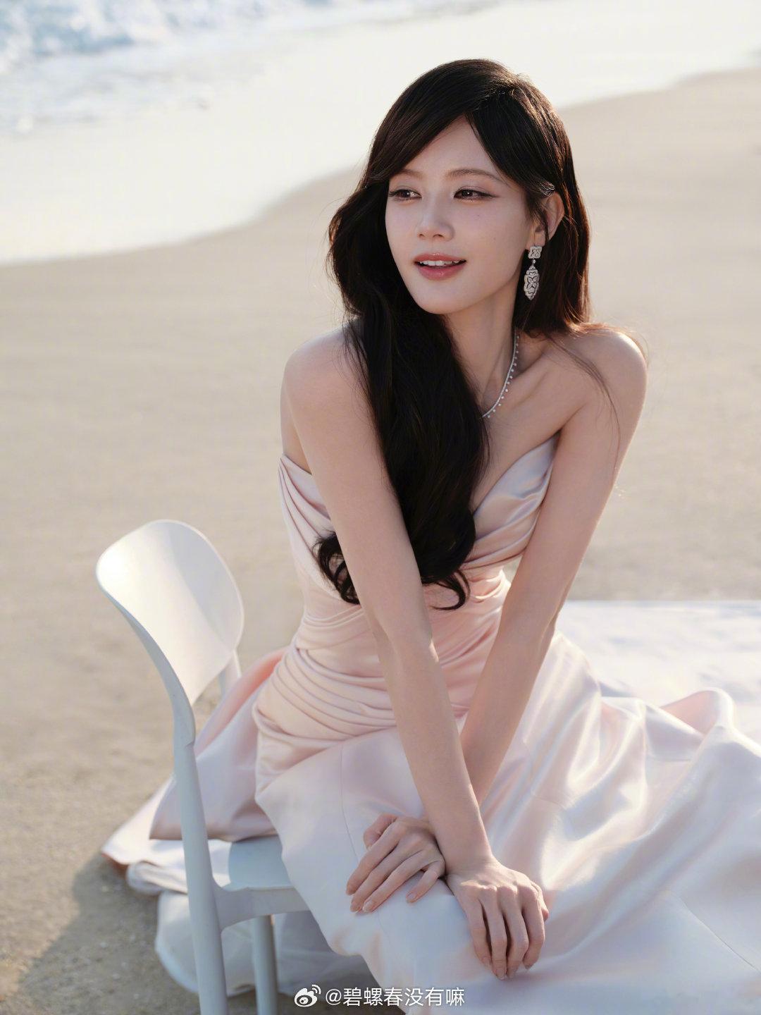 ？谁给李一桐化的妆？咋给桐儿化成赵露思了这张看起来真的和许妍好像