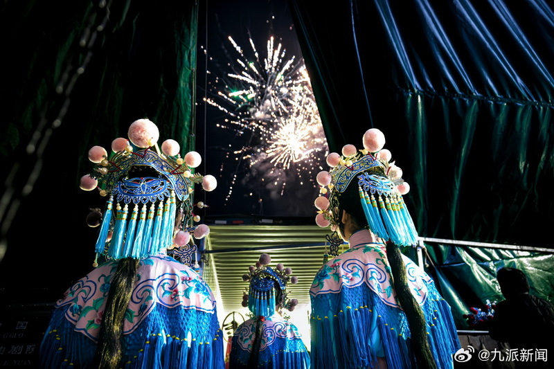 #中国摄影地图上的郑州坐标# 古老商都的厚重与现代都会的活力，在镜头中交汇成独特