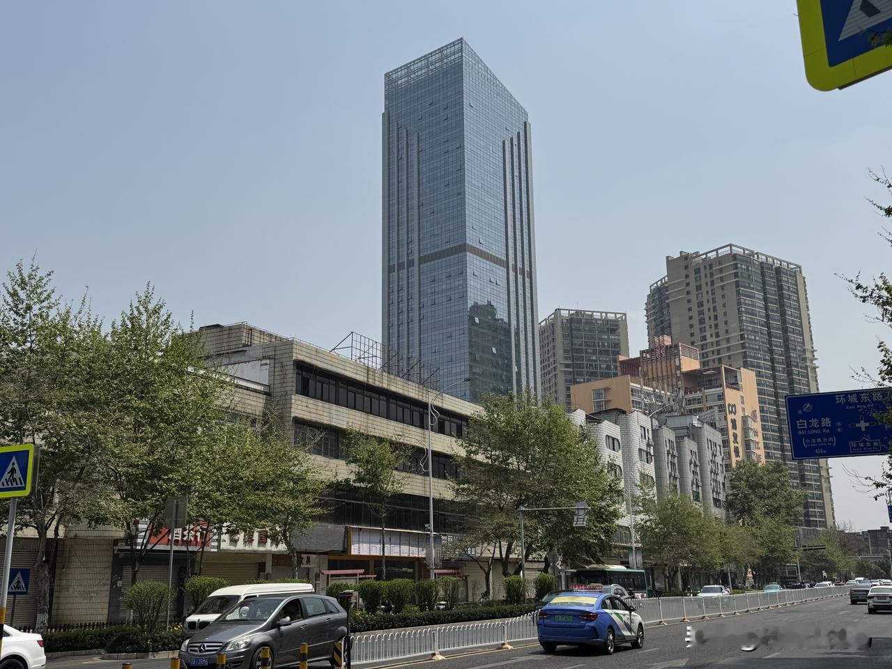 分享一张你随手拍下的街景街道风景随手拍