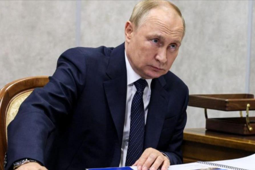 事情闹大了，英法干了件美国都不敢干的事，俄方直接传唤两国大使。

事情发生在3月