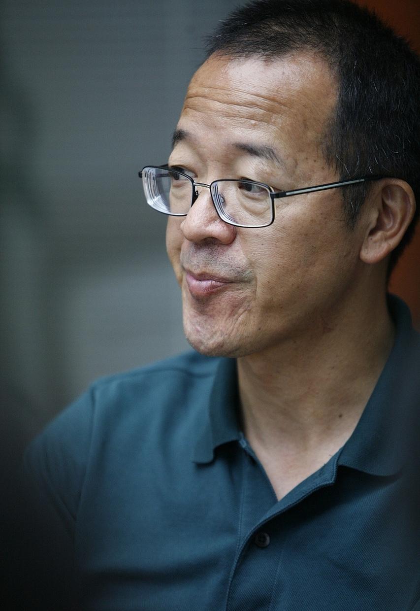 俞敏洪抛出惊人言论，他说：“我有两个大学男同学已经死了，都是家庭条件很好，但俩人