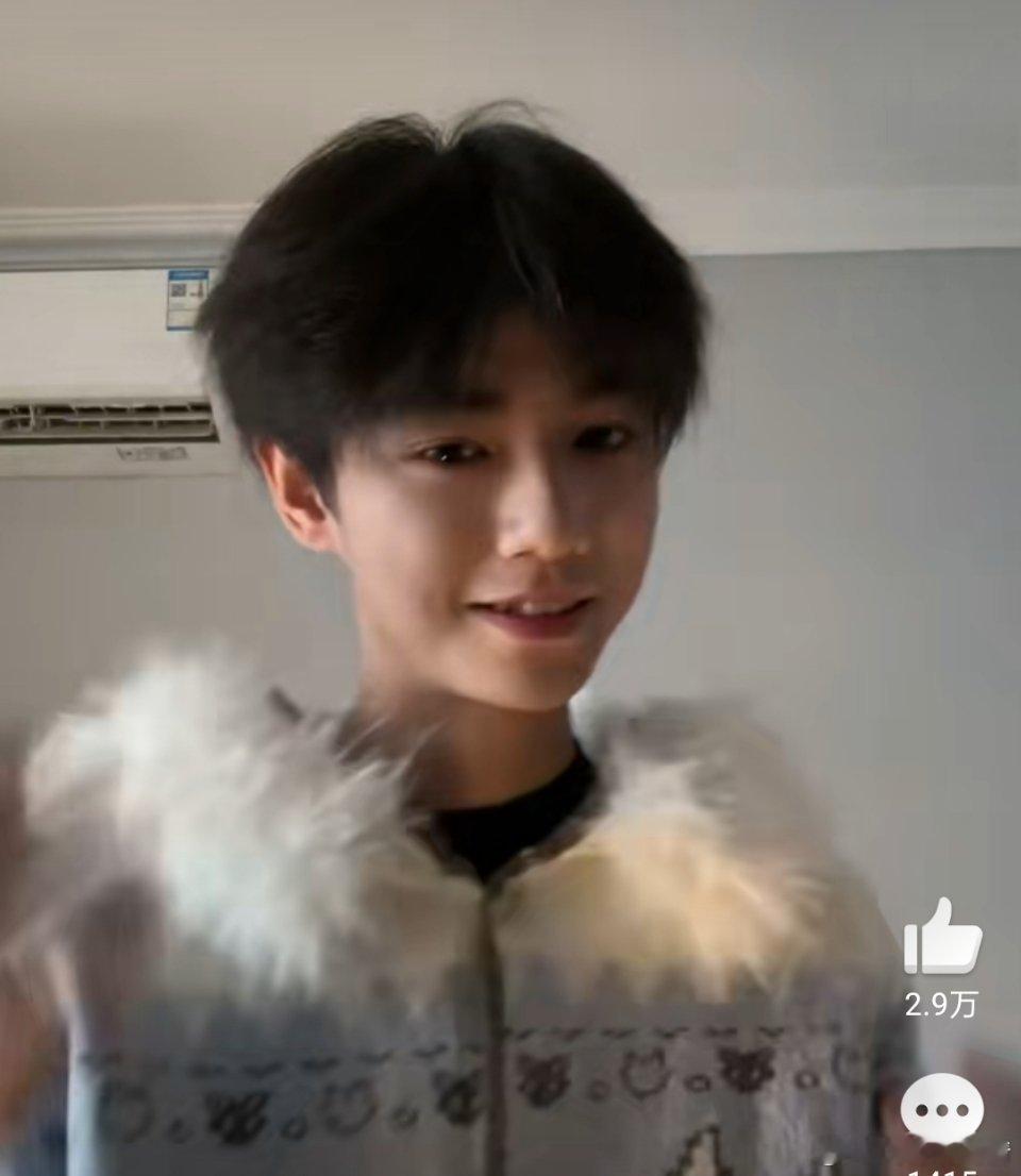 王俊凯 还好我先出道了真的好像啊，连虎牙都像。这是复制黏贴吧，小螃蟹有替代了