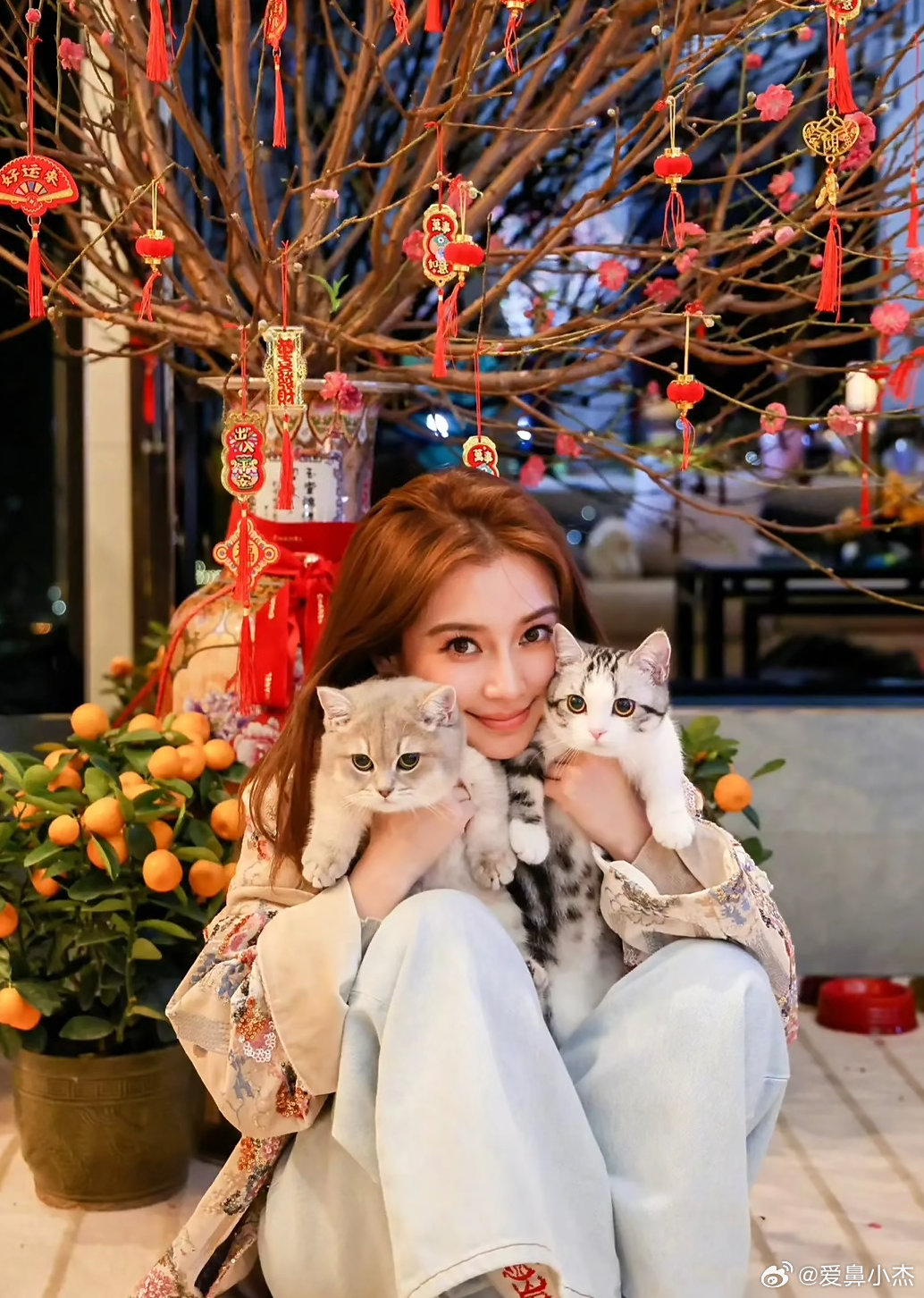 祝大家元宵节快乐记得吃元宵和汤圆（附上一张Angelababy去年的元宵营业图）