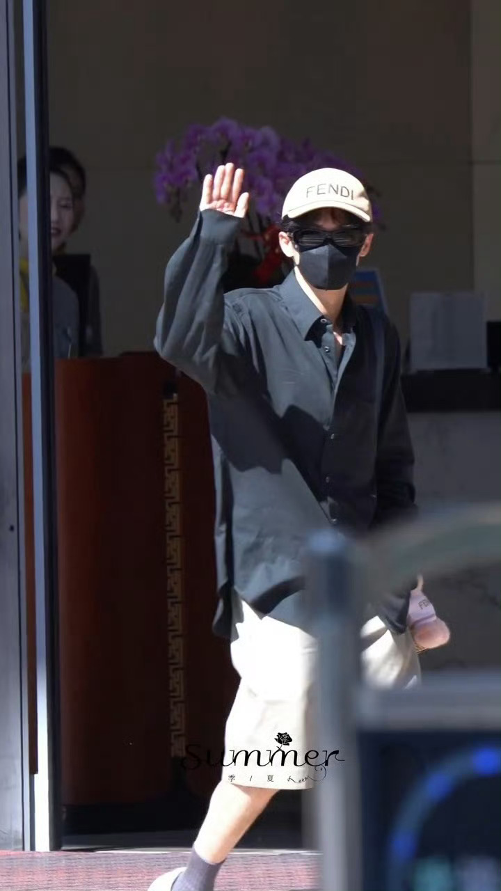 我的男友又外出出差了 ​​​