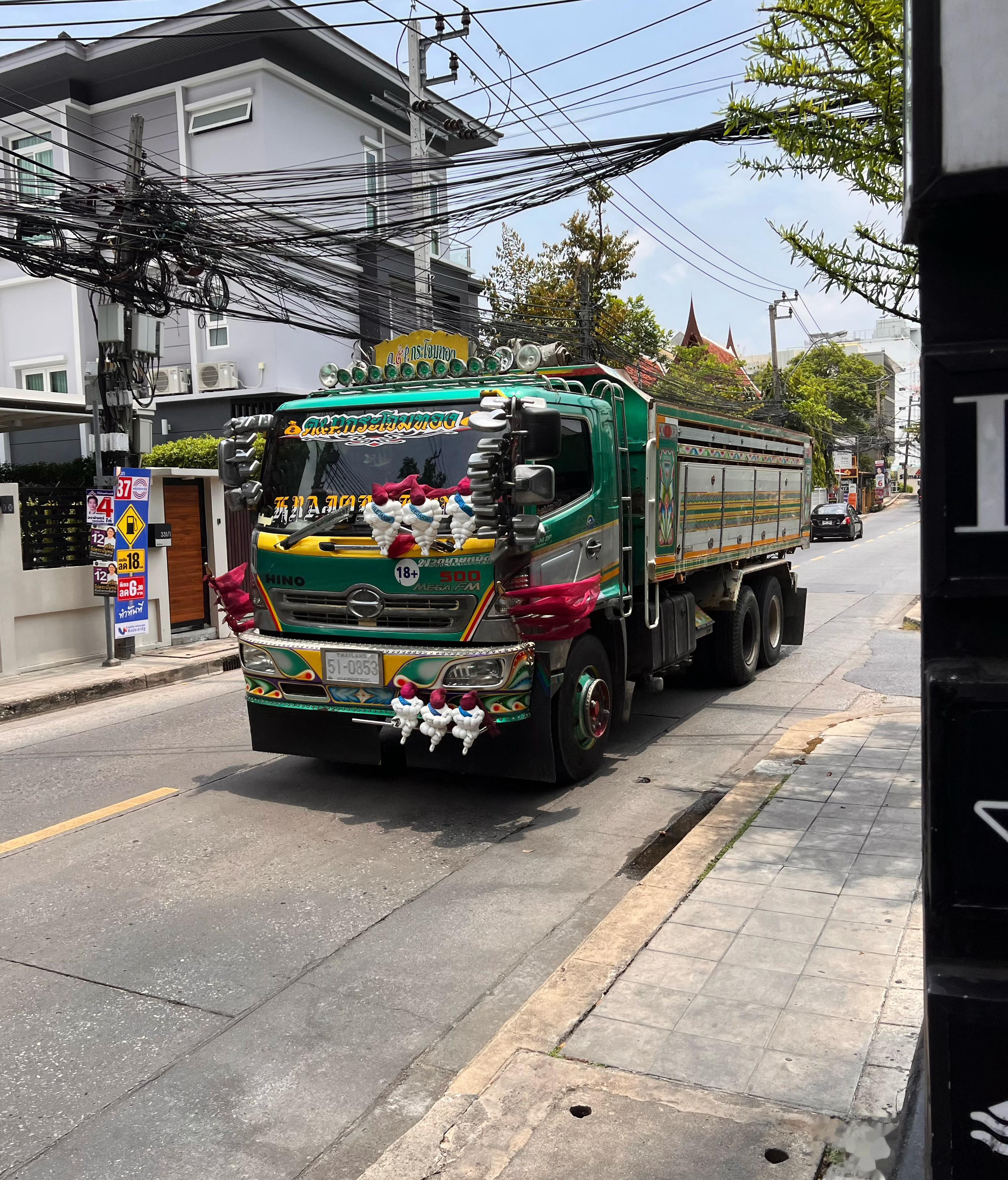 当时在泰国拍到的一些卡车[吃瓜]……#妇科聊汽车常识#  ​​​