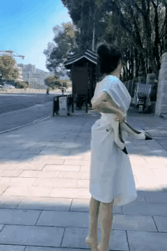 淑女一秒切换跳跳女。