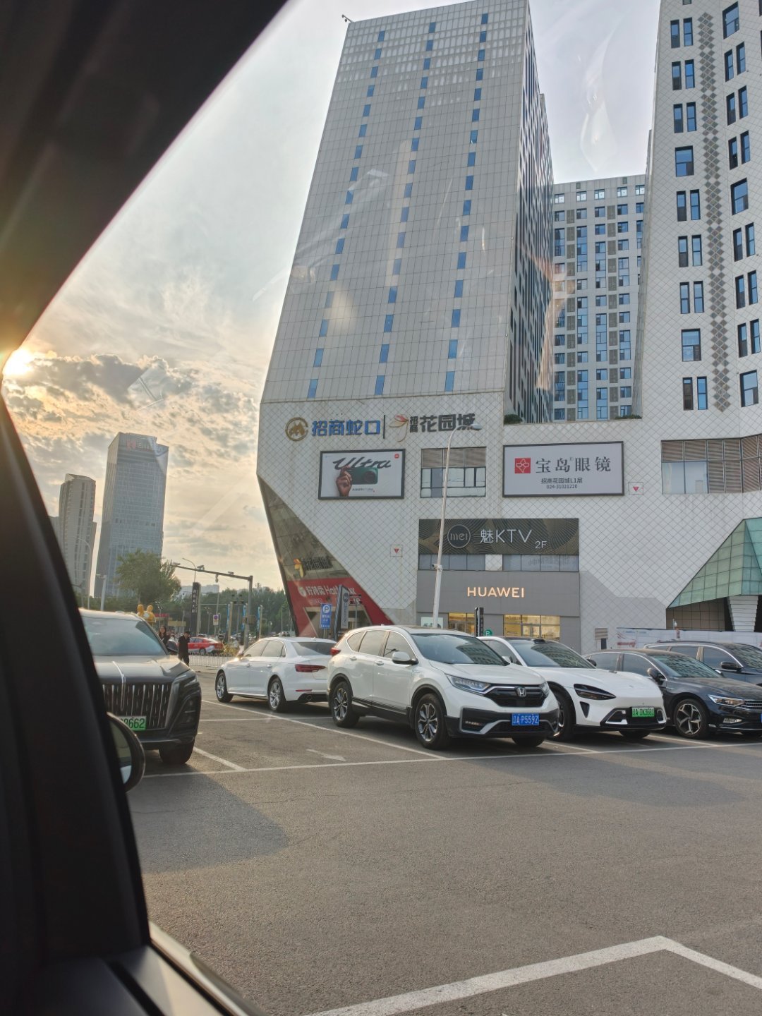 我感觉我又回深圳了… 