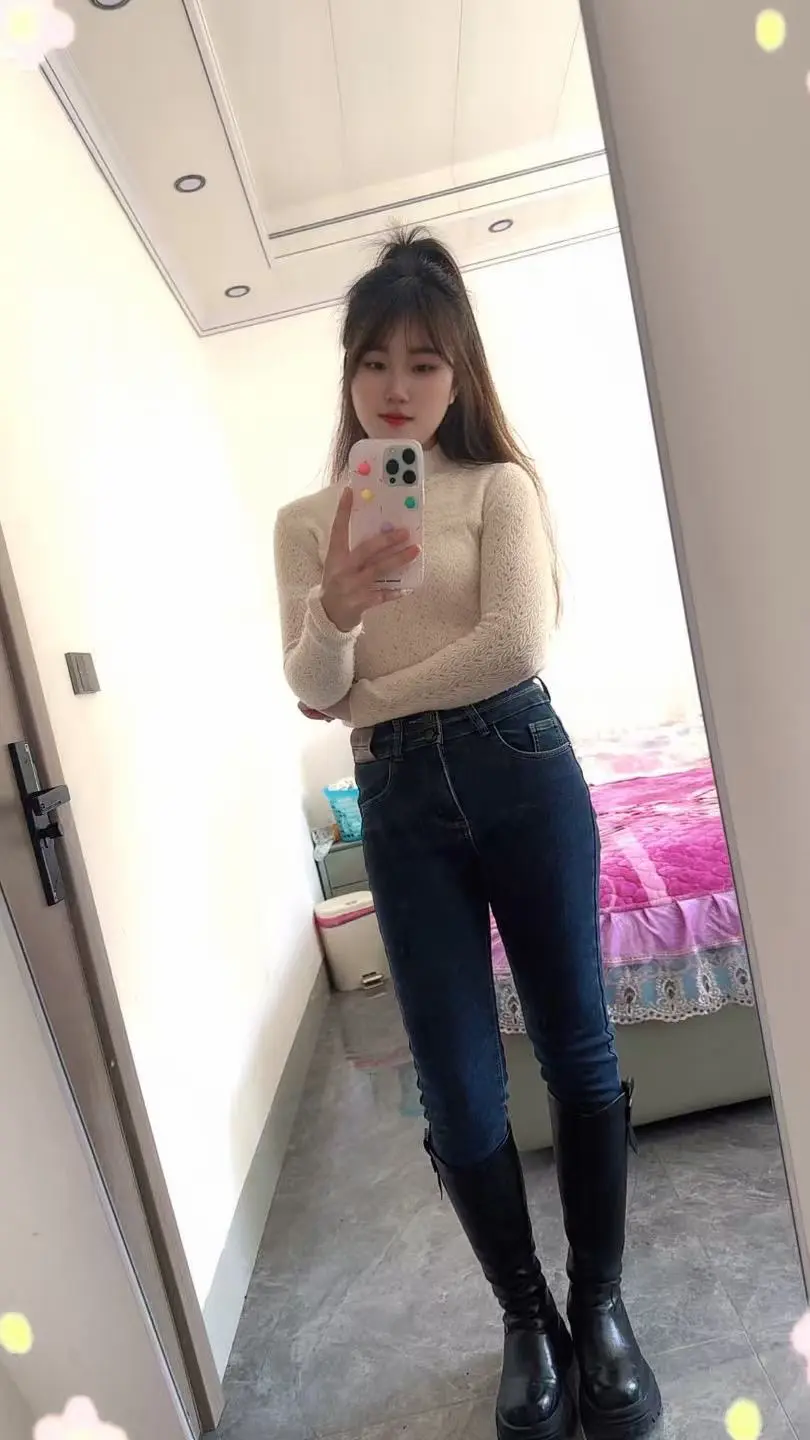 嗯喜欢听伤感歌曲的人；不一定有故事；但一定是重感情； 善良、性子急但心...