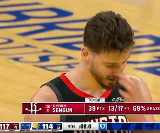 申京将功补过，无杜火箭仰仗一优势险胜步行者。

火箭赢在篮板球，两队二次得分30