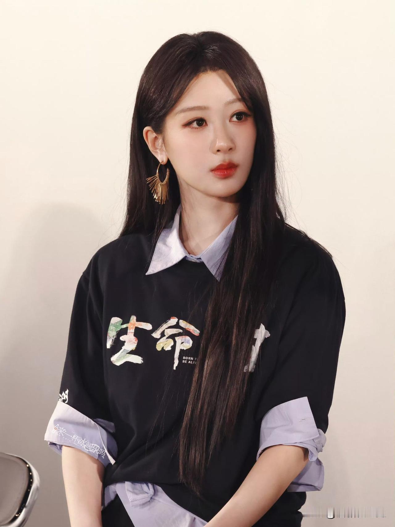 本来我觉得自己不穷的
但是看到昨天晚上杨紫的妆造
我发现自己是真穷，杨紫昨天晚上