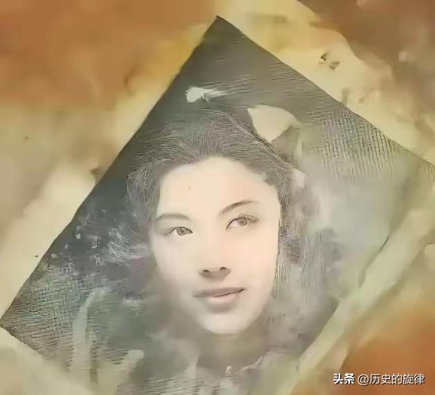 2016年忠魂归国！506号棺椁一面旧铜镜，藏着跨越65年的凄美约定
 
201