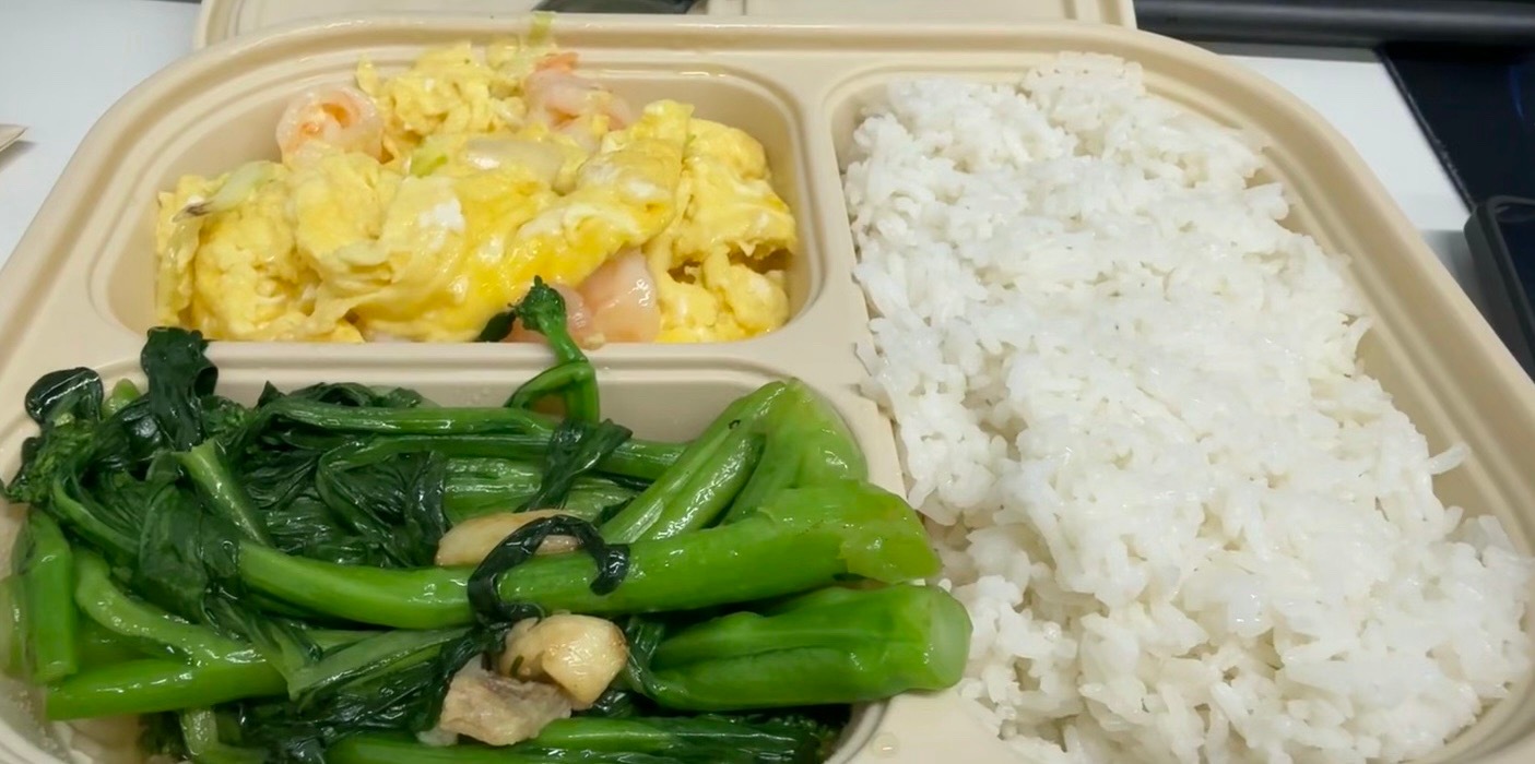 吃饭的时候赶紧刷物料，精神食粮更落胃 