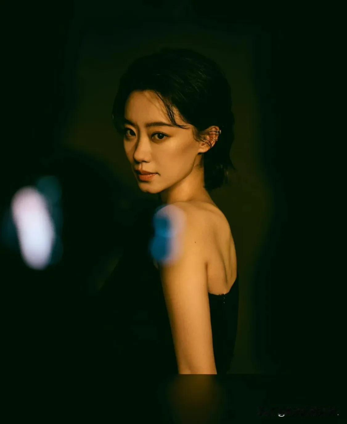 张小斐开始换导演了，和贾玲的姐妹情深也抵不过一部大制作！靠着贾玲发家的她开始挑战
