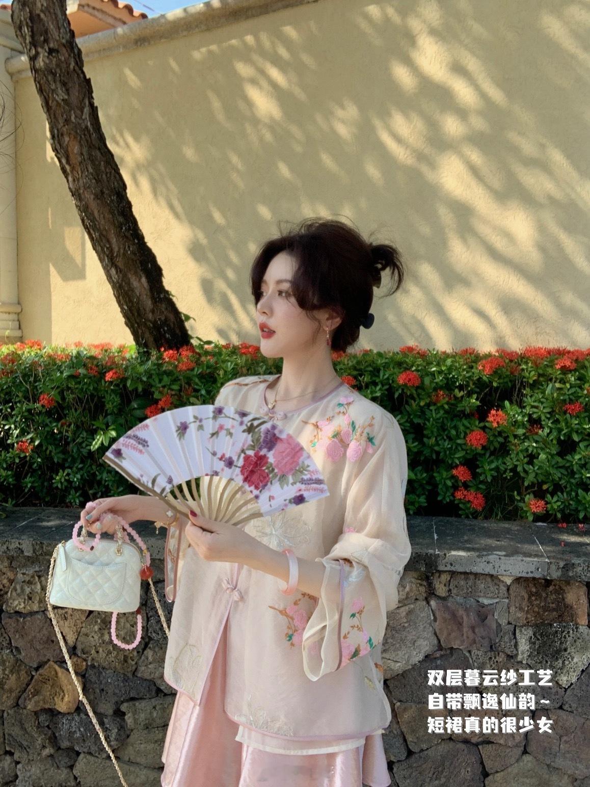 5/15 20:00 大Eees 🌸天菜女孩·绝绝子仙美的金线刺绣🌷万针高密