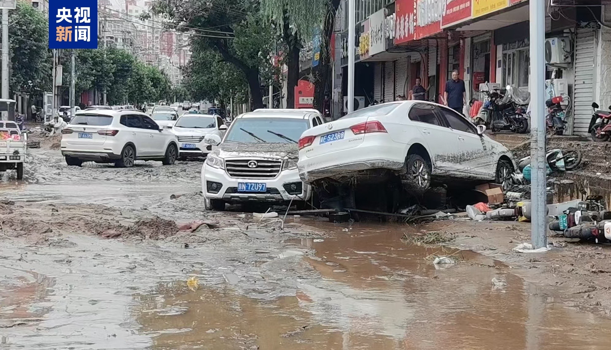 【#河北阜平县遭遇破纪录强降雨#】记者从河北省气象台了解到，7月25日6时至26