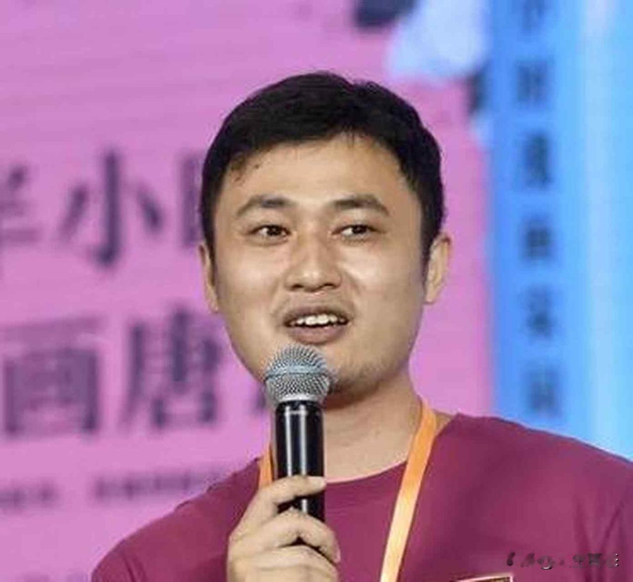 陈磊辞职画漫画，张泉灵砸钱押宝，历史书变爽文

2014年的时候，陈磊在上海的一