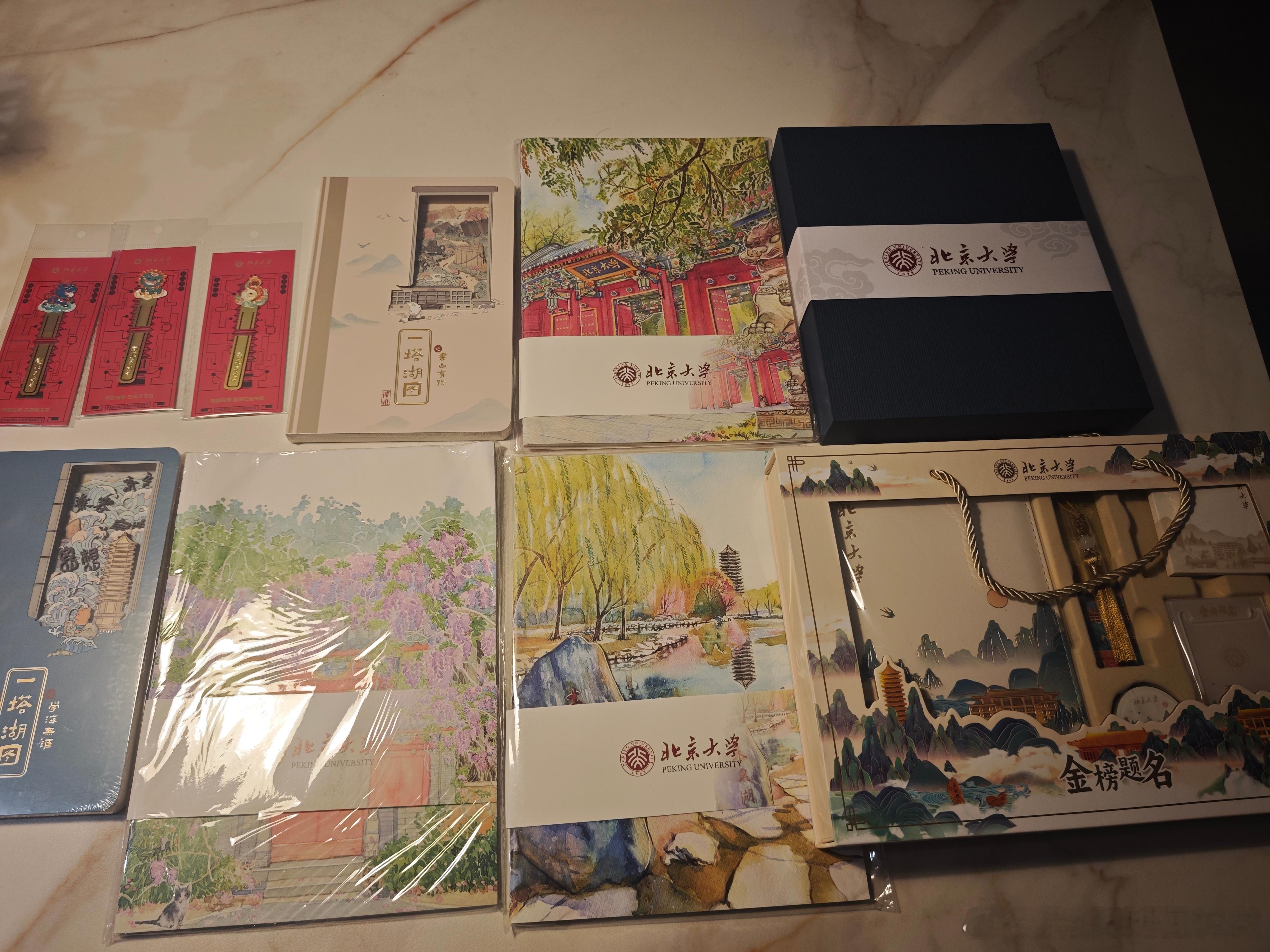 学生来看我，送我校园特产。 