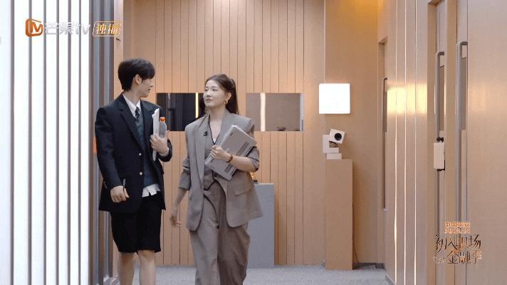 高卿尘孟羽童陷AI诈骗局初入职场金融季 入职金融行业的孟羽童，挑战与机遇并存。每