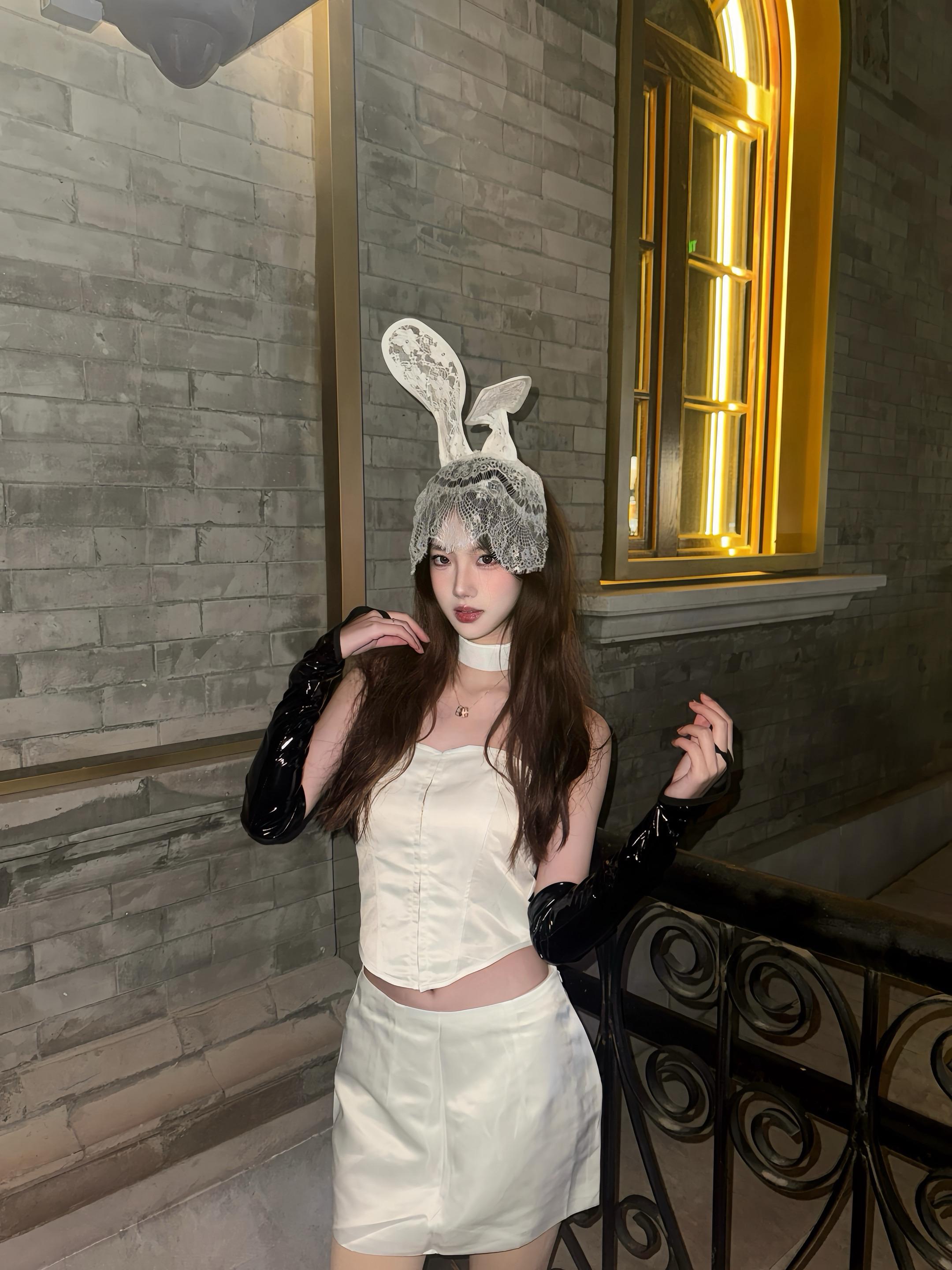 be a white bunny this year🐰🕸️♣️