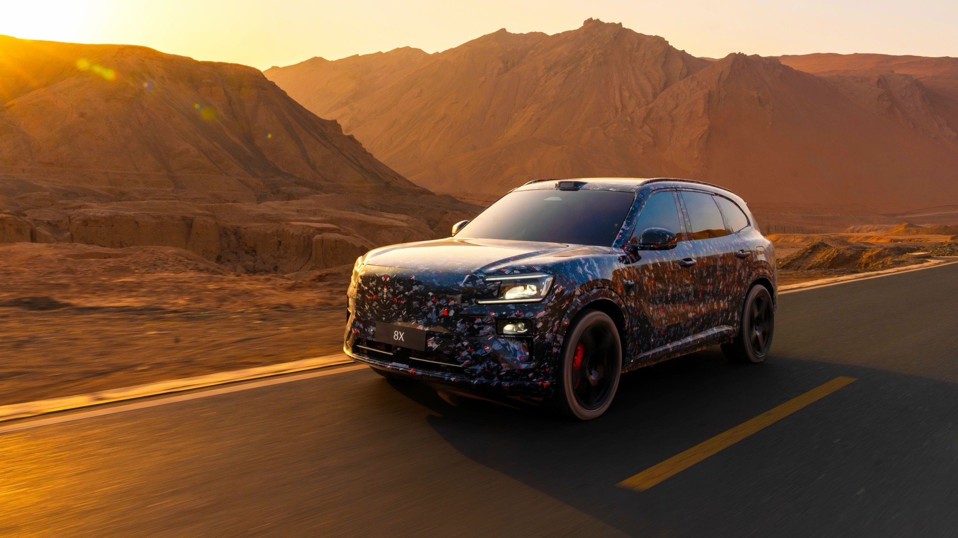 极氪8X官宣，该车定位超级电混高性能旗舰SUV，如果定价35-45可还行？