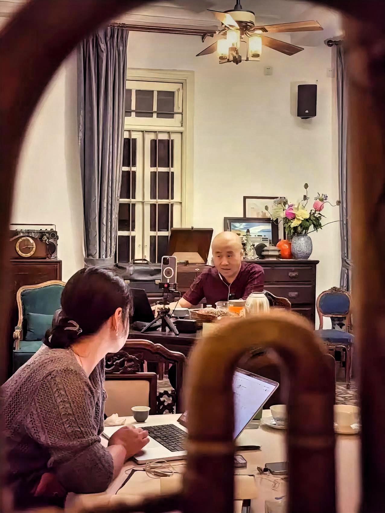 人来到这世界大约是有任务的，我觉得这话说得特对。
 
既然是有任务，那咱就不用卯