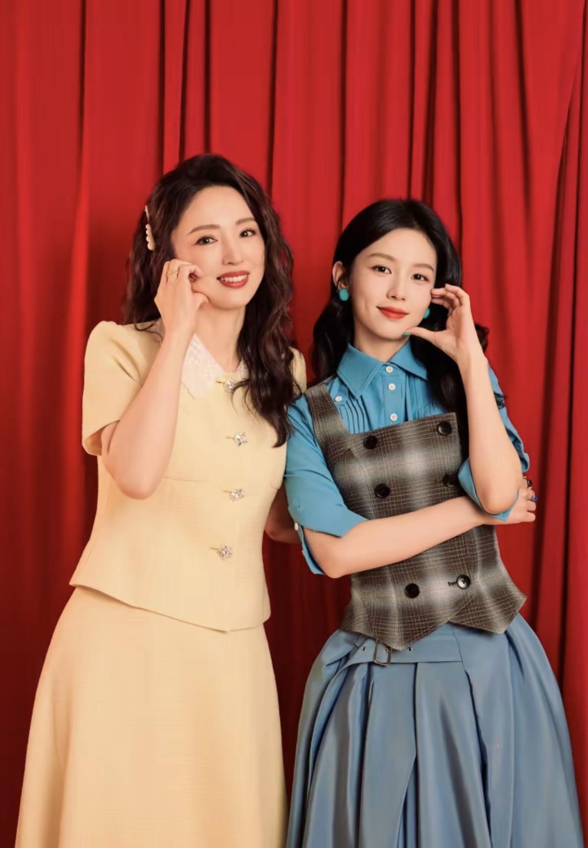 陈瑶与周也的同框，是温柔与灵动的碰撞，每一帧都藏着复古故事感[赞][给力]娱乐明