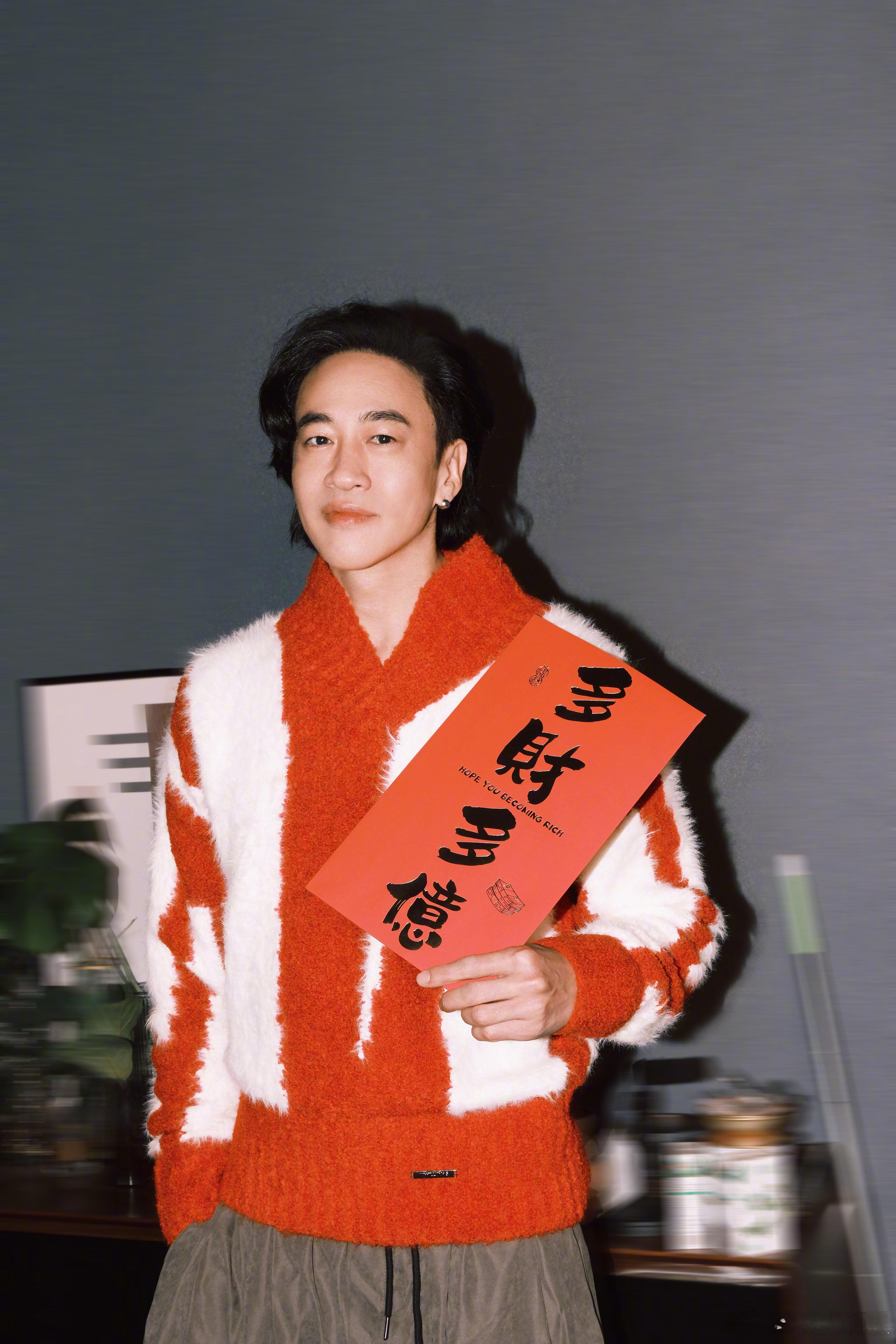 何润东谈张凌赫被评粉底液将军何润东称翻红后接到很多工作邀约据台媒，《逐玉》热播后