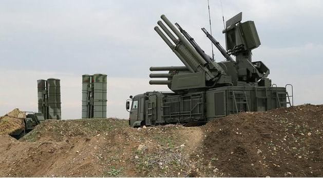 清晨 06:44，顿涅茨克控制区，S-400 雷达操作员正在赫梅尔以东值守。雷达
