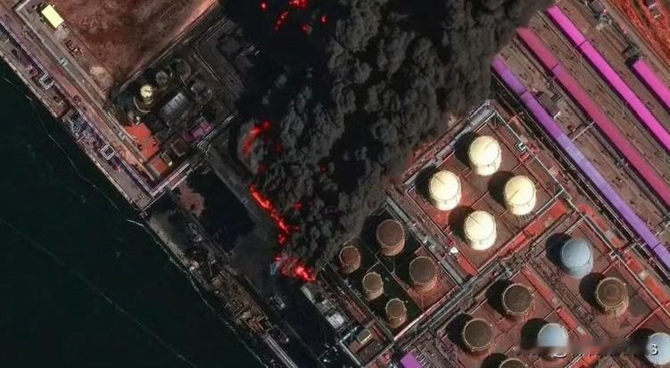 俄罗斯"诺瓦泰克"波罗的海天然气加工厂遭无人机袭击受损

俄罗斯最大的波罗的海港