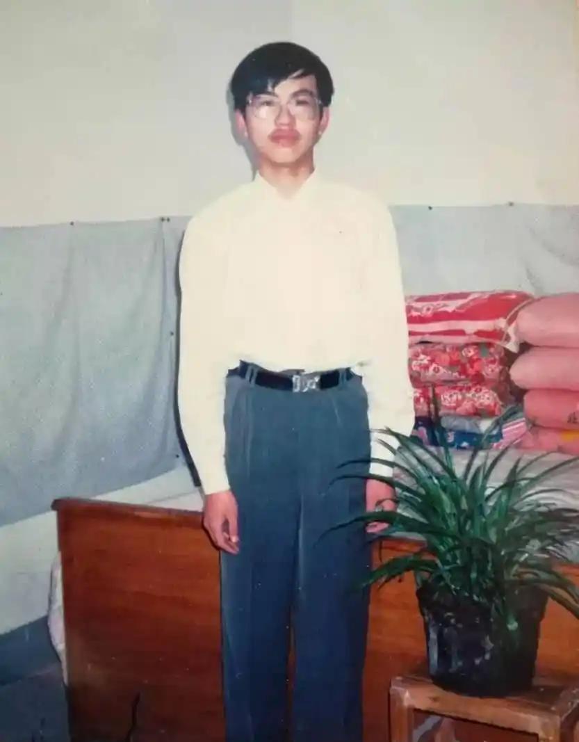 齐鲁大地走出的理科状元张来玉，揣着从室友手里借来的十块钱，没带身份证、没拿钱包和