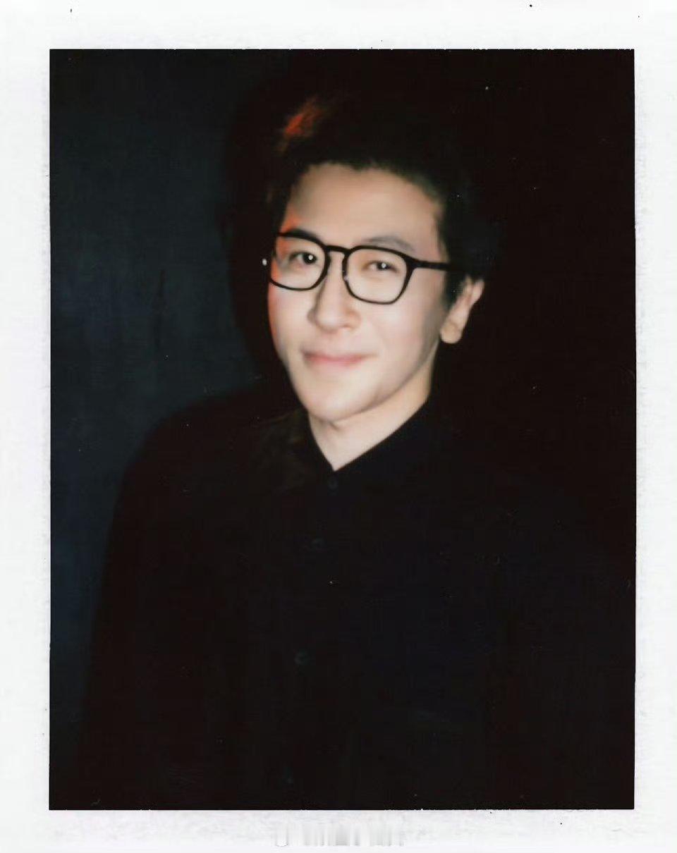 刘谦和余承东在深圳搭档表演魔术余承东在深圳被刘谦的魔术震惊了深圳星光之夜直接封神