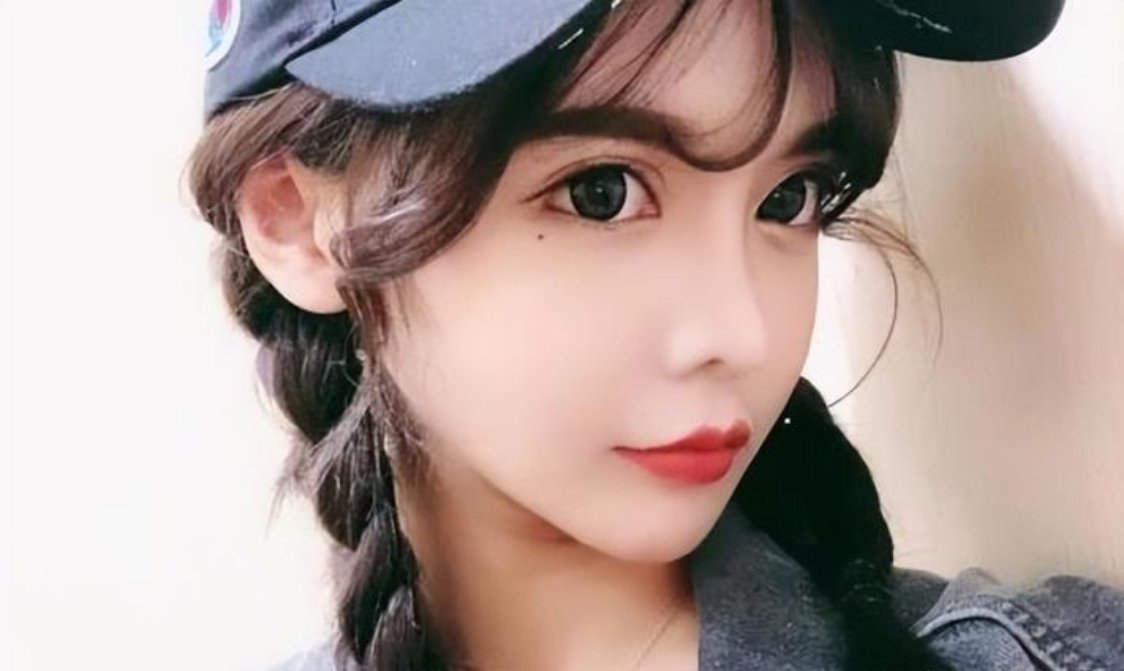 韩安冉为四婚四离道歉26岁四婚四离后致歉，坦言直播互撕、炒作婚变的行为幼稚负能量