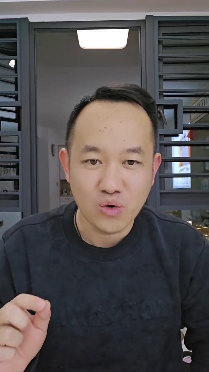 王者两台手机。
为什么这么多人喜欢华为的手机？因为这个配置太逆天了，而且处理器非