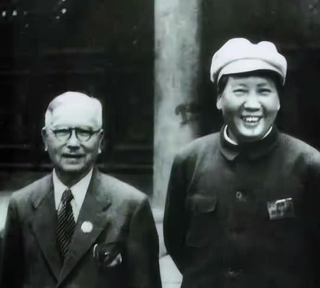 1940年陈嘉庚到延安考察，悄悄问店主：这里有共产党大官的产业吗？

陈嘉庚这个