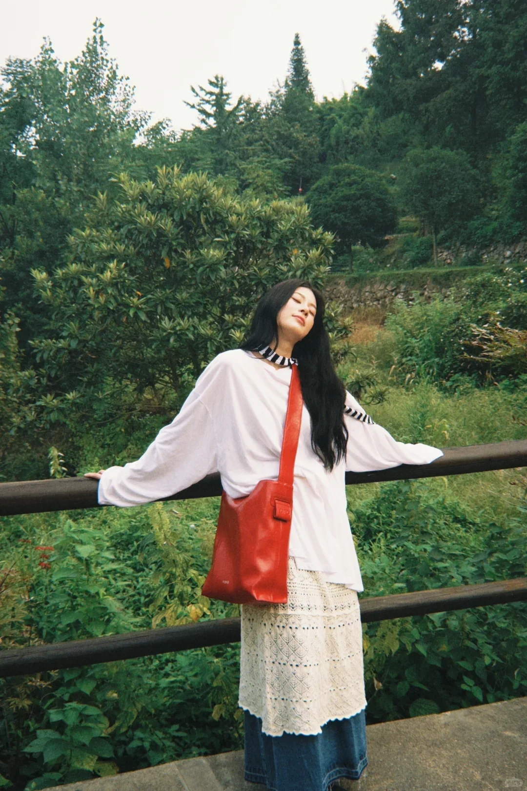 赵昭仪穿搭，生活总要配点红色才有趣！